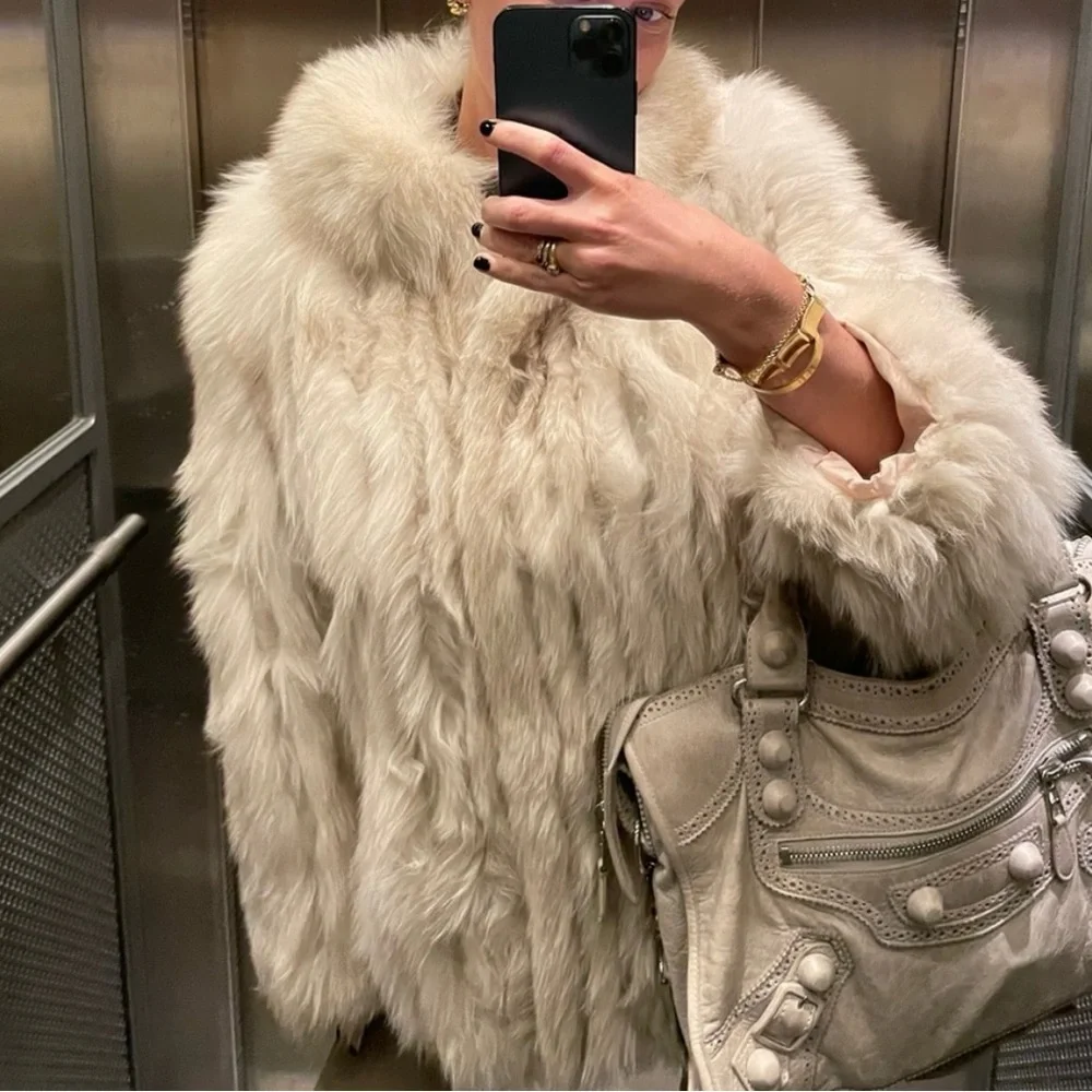 Luxurious Cream Fur Coat - Picture 1 of 7